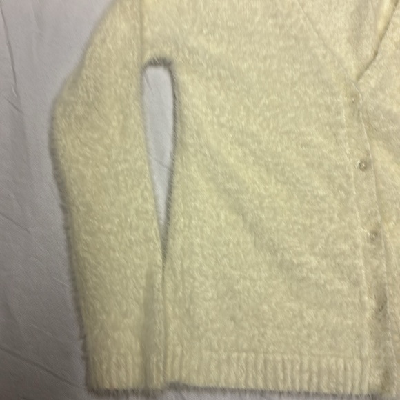 Guess Supersoft Girls Cashmere Cardigan Sweater Size 6X/7 - Picture 4 of 7